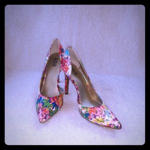 a.n.a. Women Floral Print High Pointed Toe